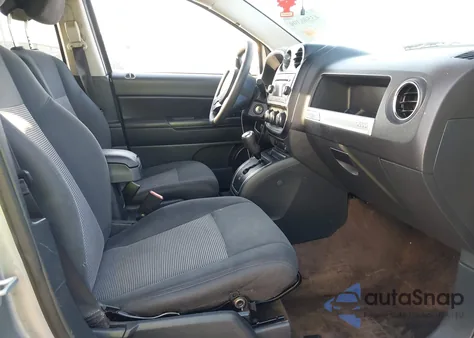 2015 Jeep Compass Sport z USA, uszkodzony, nr VIN 1C4NJCBA8FD284795